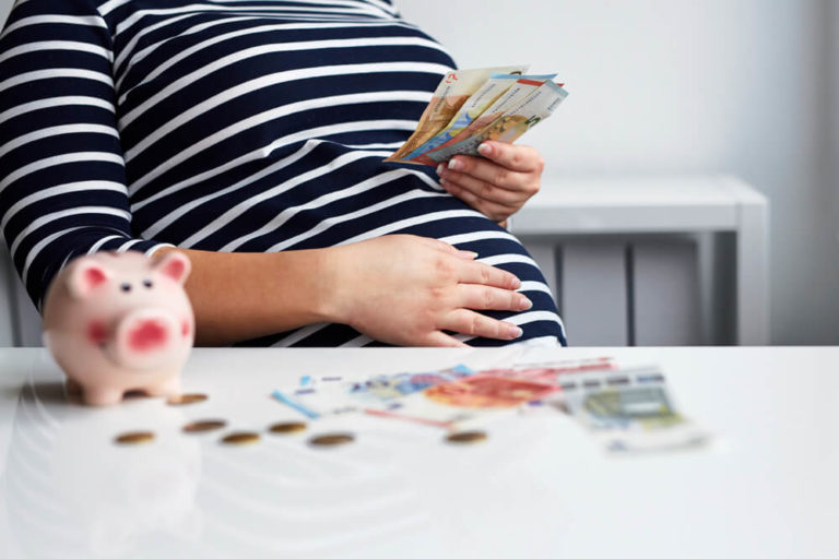 Mutterschaftsgeld beantragen: – Wann, wie und wo? - Moms.de