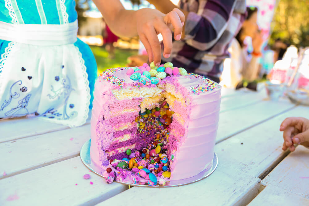 Dekoideen-Kindergeburtstag-Torten-innen