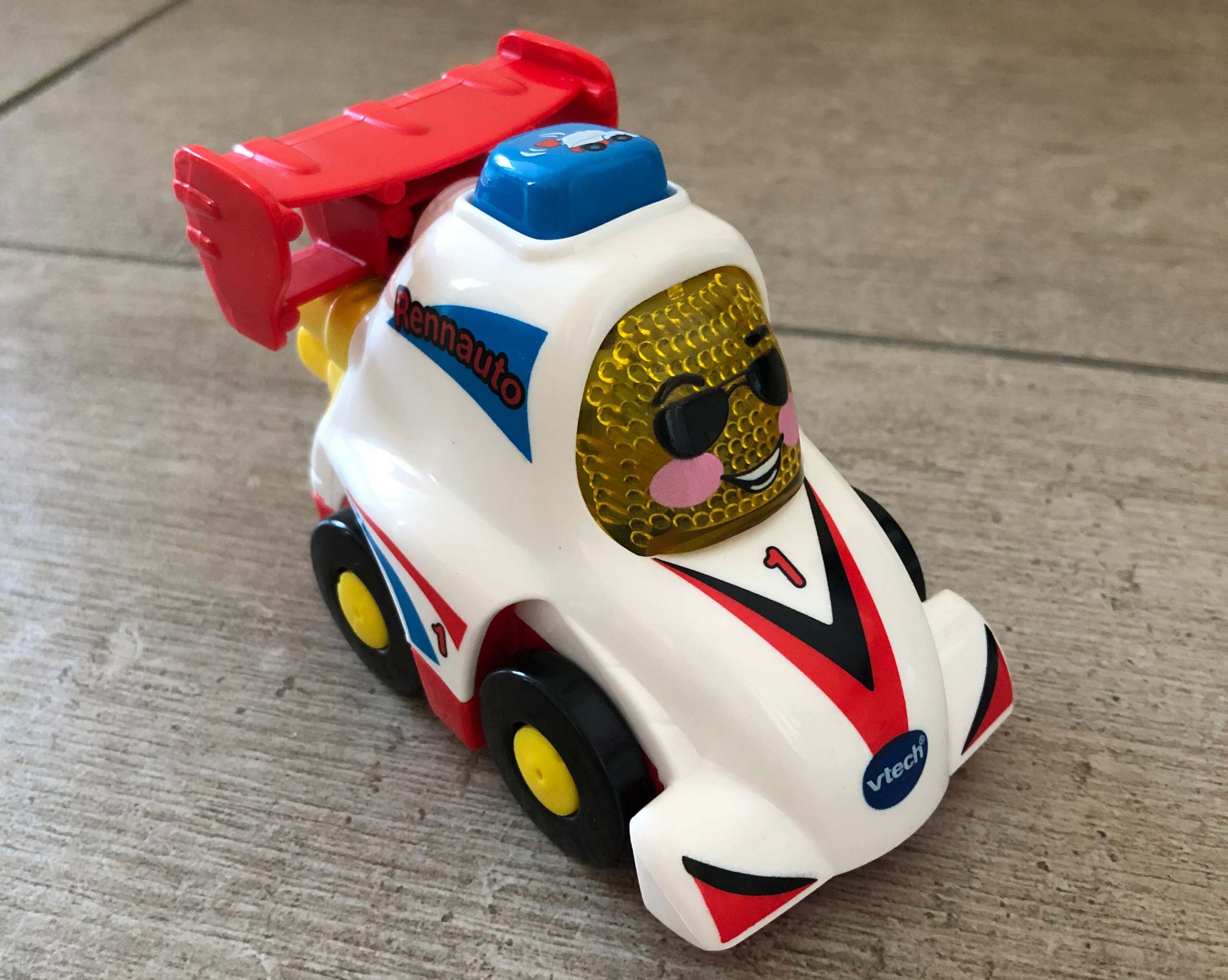 Rennauto-1