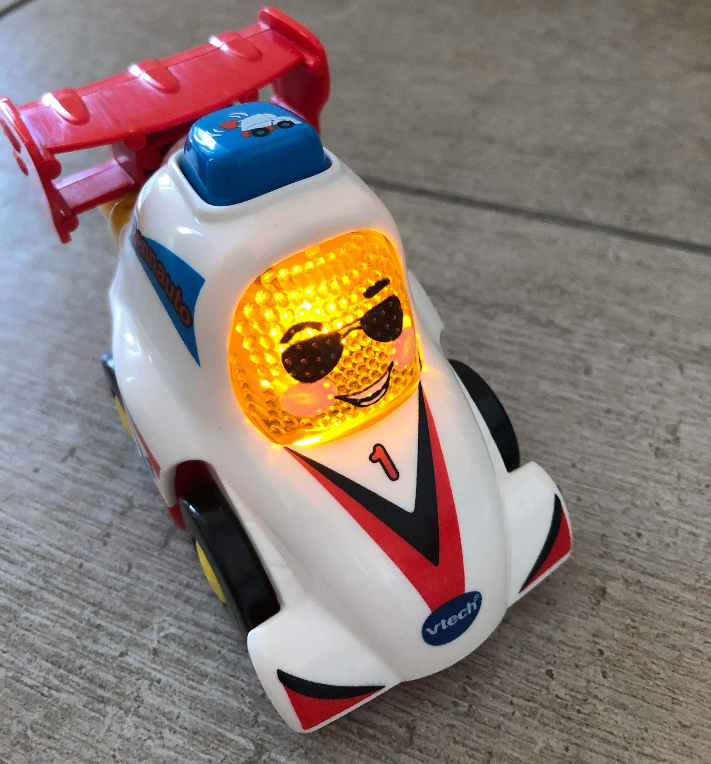 Rennauto-3