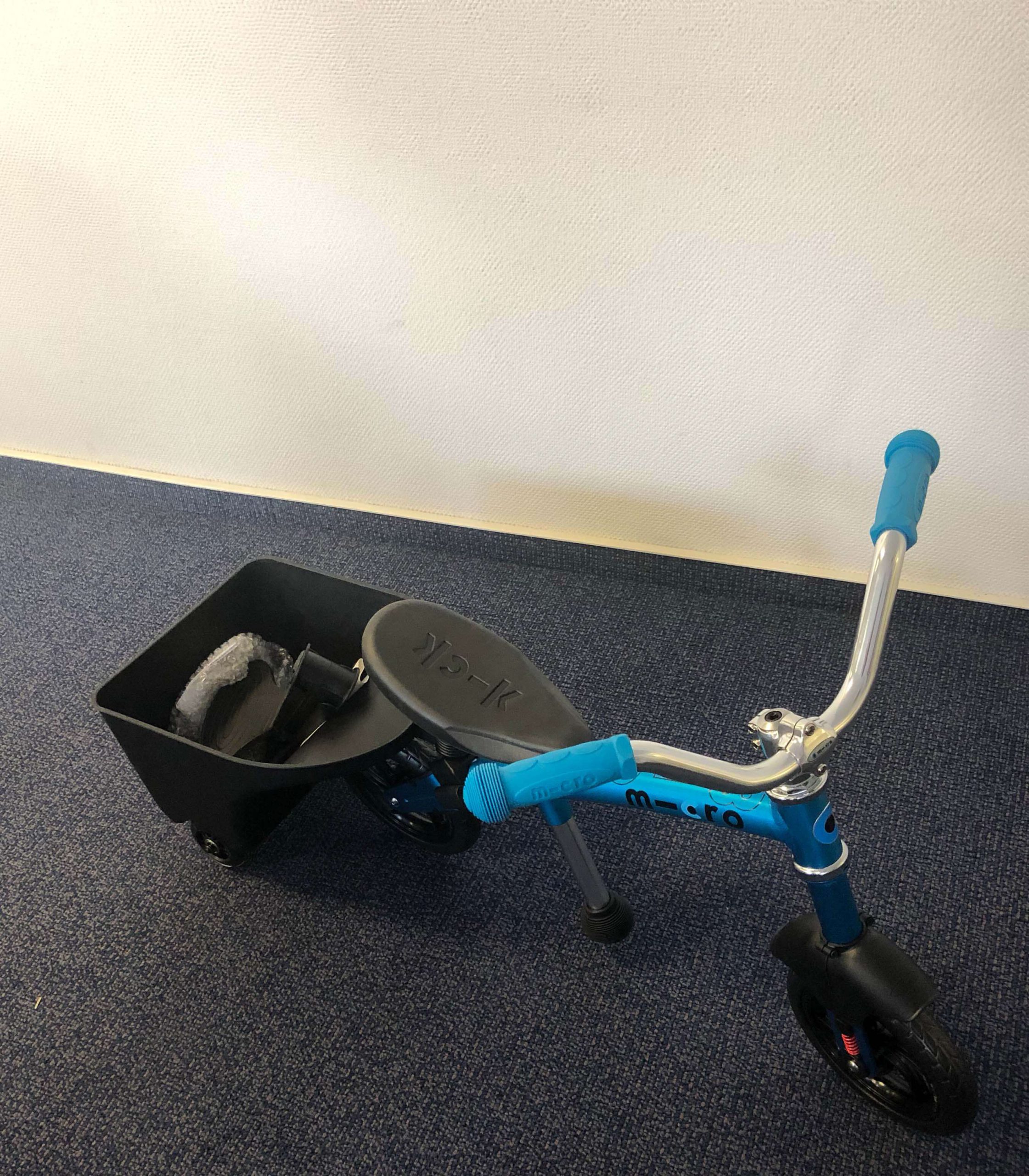 micro-g-bike-chopper-deluxe-mit-anhänger