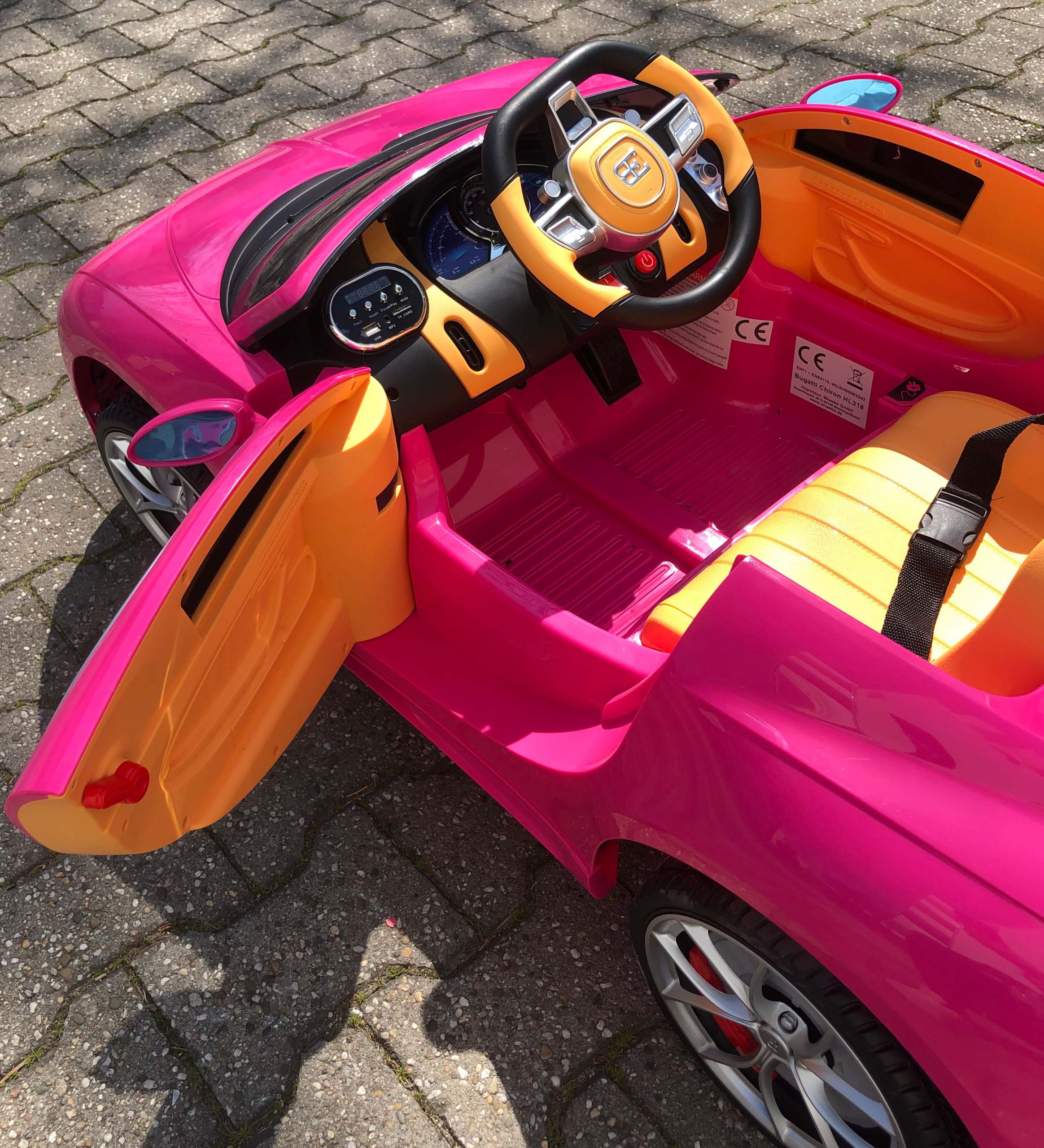 miweba-bugatti-chiron-pink-innen