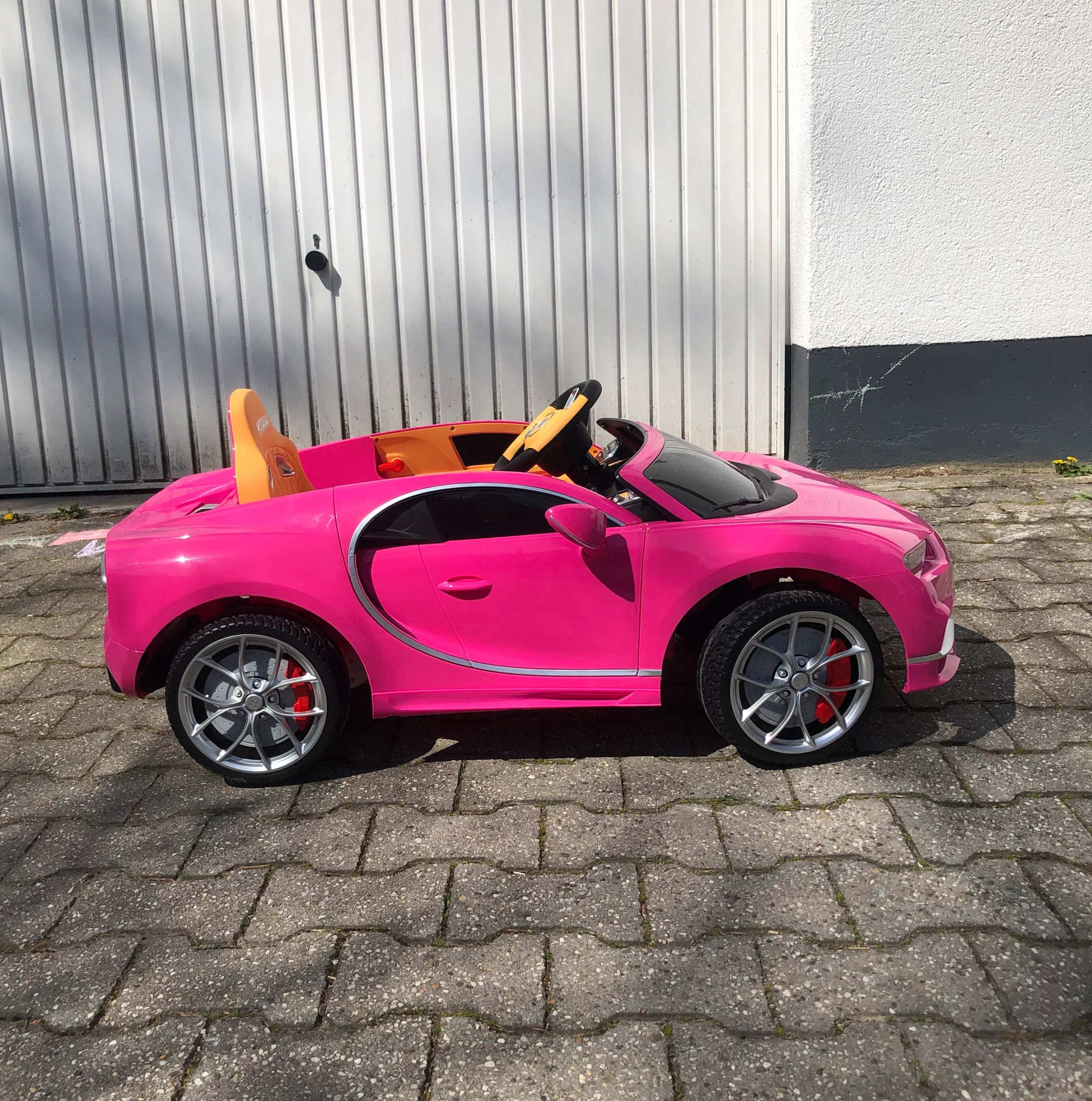 miweba-bugatti-chiron-pink-seite