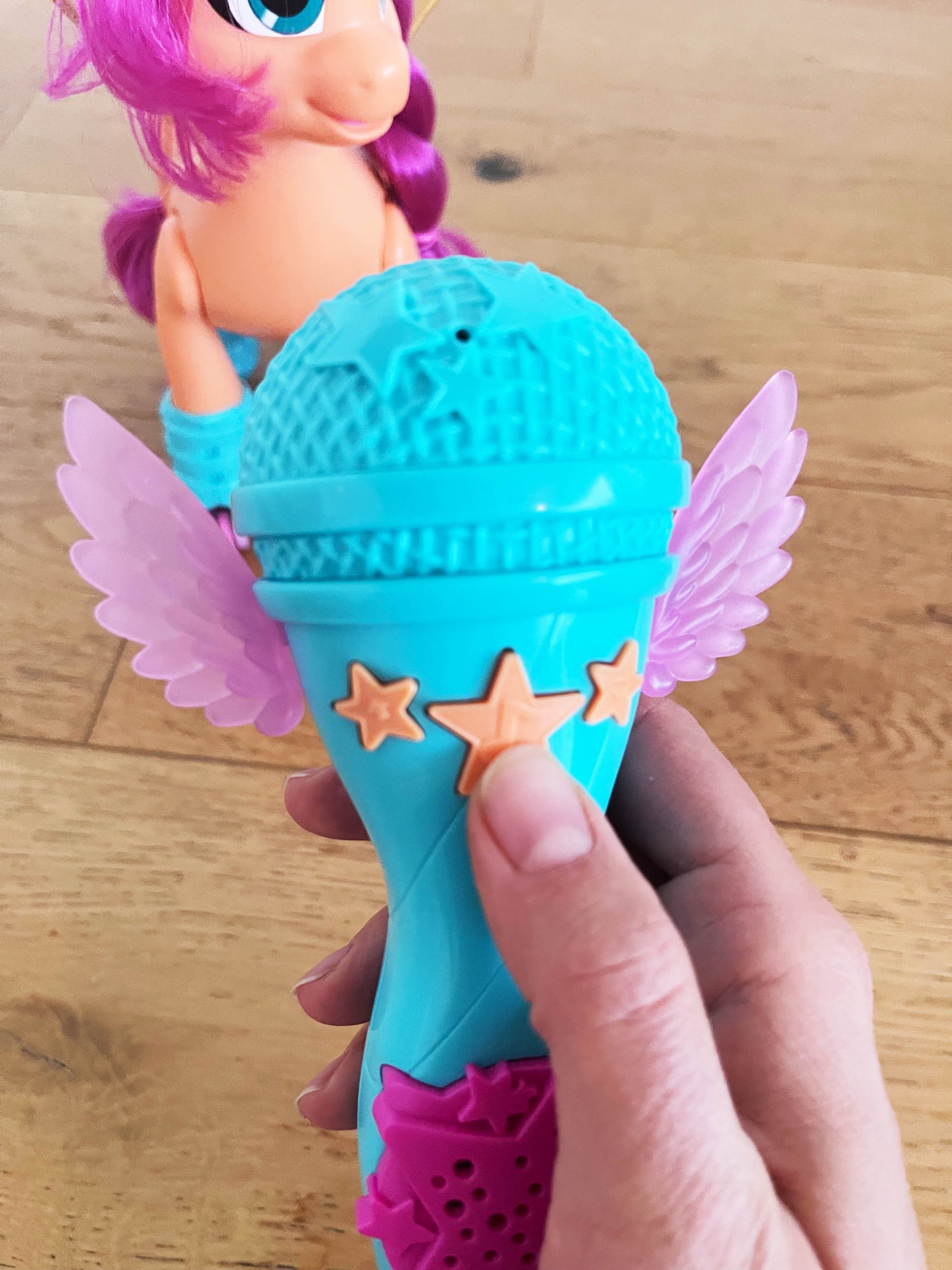 hasbro-my-little-pony-sunny-starscout-mikrofon-fernsteuerung