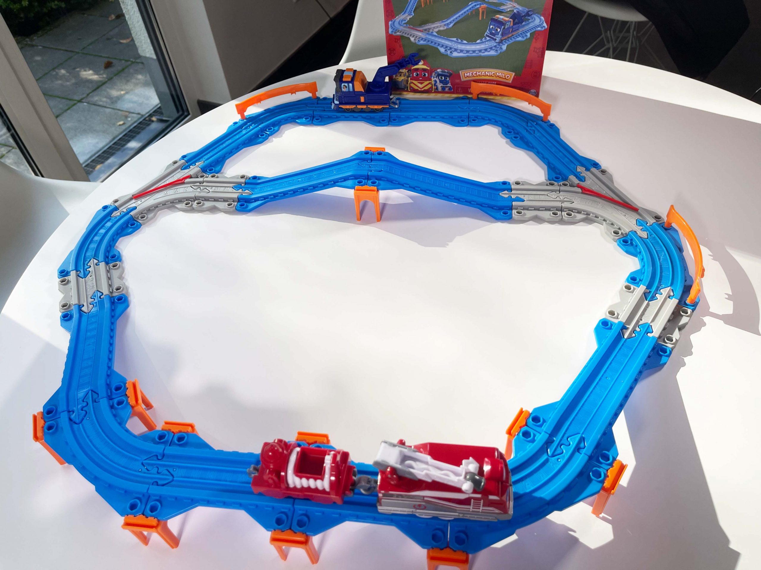 spinmaster-mighty-express-bahn-fertig-aufgebaut